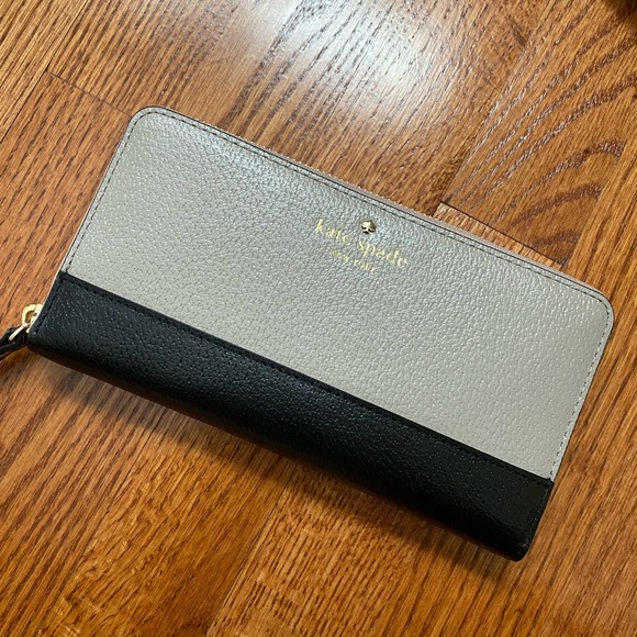 Kate Spade Bag with Wallet - Picture 6 of 7